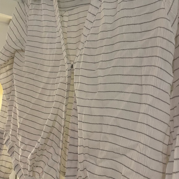 Beachy long sleeve shirt - Picture 2 of 3